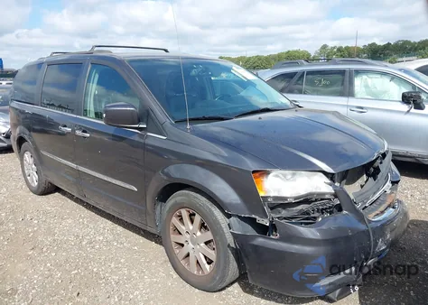 2016 Chrysler Town & Country Touring z USA, uszkodzony, nr VIN 2C4RC1BG3GR166480